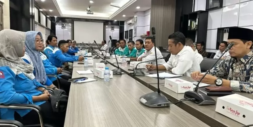 Terancam Menganggur, Ratusan Karyawan Pabrik Kayu Wadul Dewan Minta Kepastian Nasibnya