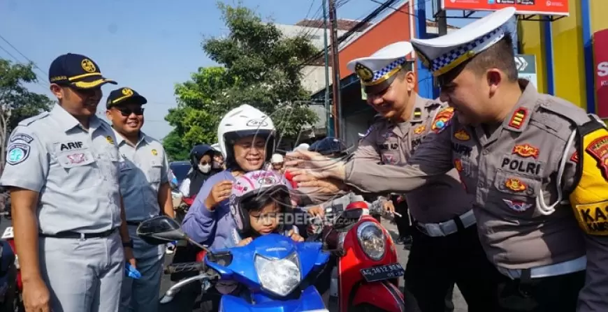 Operasi Keselamatan Semeru 2025 di Tulungagung : Tilang Tetap Jalan, Apresiasi Juga Ada