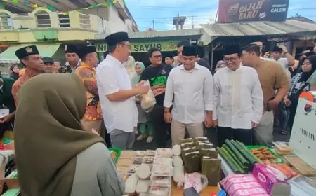 Pasar Takjil Sajikan Aneka Kuliner Khas Gresik, dr Alif: Ini Bentuk Dukungan Terhadap UMKM 