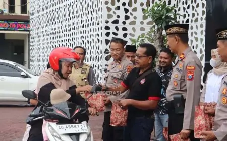 Polres Trenggalek dan Jurnalis Berbagi Takjil, Wujud Sinergi dan Kepedulian di Bulan Ramadan