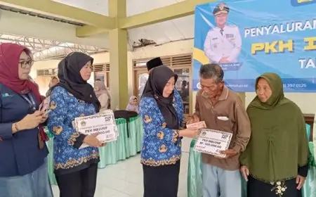 Pemkab Gresik Salurkan Bansos bagi Marbot, Guru Ngaji, serta Penjaga Makam