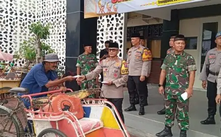Peduli Sesama di Bulan Ramadan, Polres dan Kodim 0806 Trenggalek Santuni Ratusan Warga