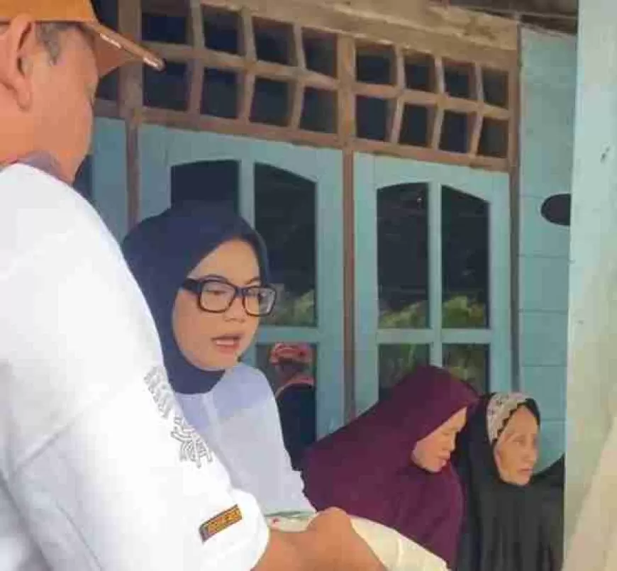 Nila Yani Hardiyanti Anggota DPR-RI Dapil Jatim X Beri Bantuan Beras dan Obat-obatan