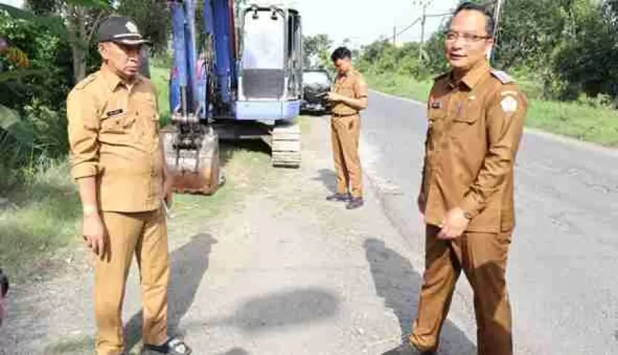 Tinjau Jalan Rusak, Wabup dr. Alif Pastikan Perbaikan Dimulai Besok Hari
