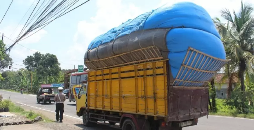 Bahayakan Pengguna Jalan, Satlantas Polres Trenggalek Tindak Tegas Kendaraan ODOL