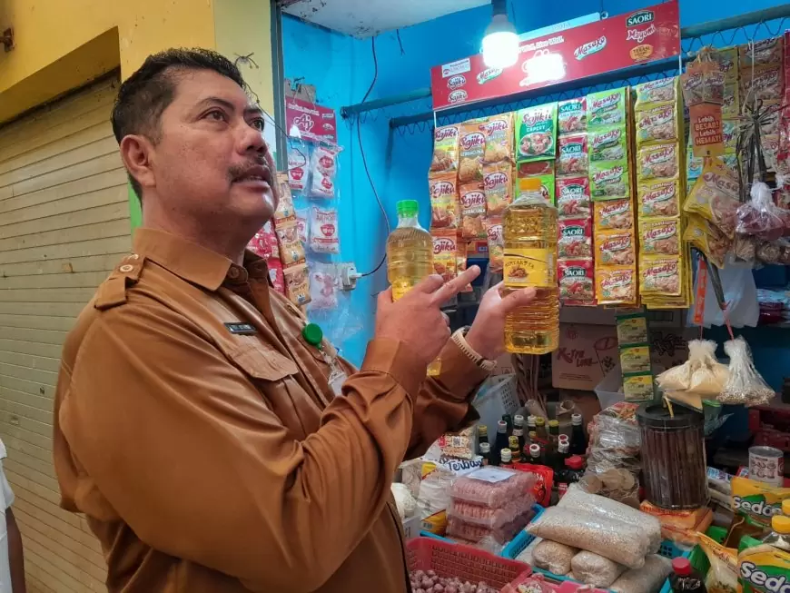 Sidak Pasar, Pemkab Situbondo Temukan 'Minyakita' Tak Sesuai Takaran dan Melebihi HET