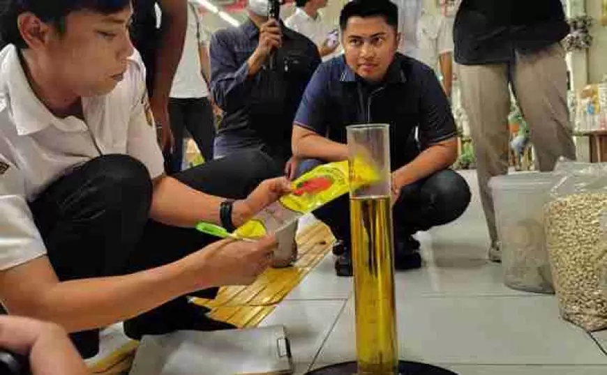Sidak Pasar, Satgas Pangan Ngawi Temukan Volume Minyak Kita Kurang dari Takaran