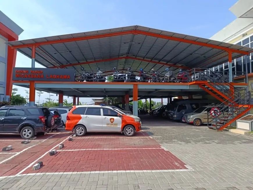 Polres Gresik  Buka Layanan Titip Kendaraan Gratis Bagi Pemudik 