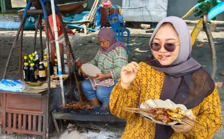 Sate Lalat Laris Manis di Situbondo, Ribuan Tusuk Ludes Saat Libur Lebaran