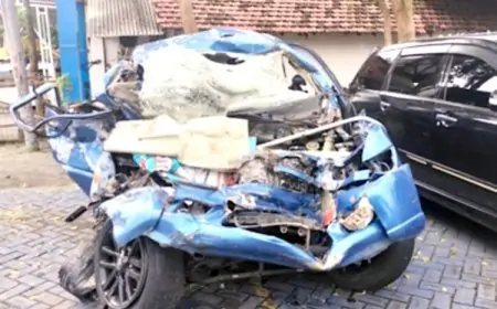 Laka Maut, Mobil Rombongan Umroh asal Tuban Adu Banteng kontra Bus, 7 orang Meninggal Dunia  