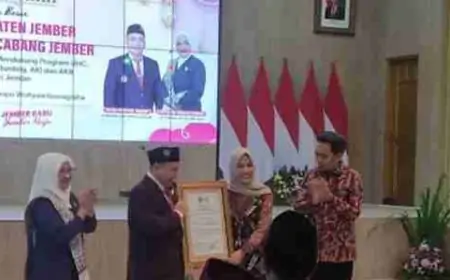 PPNI dan IBI Nobatkan Istri Bupati Jember Jadi Bunda Bidan dan Perawat 