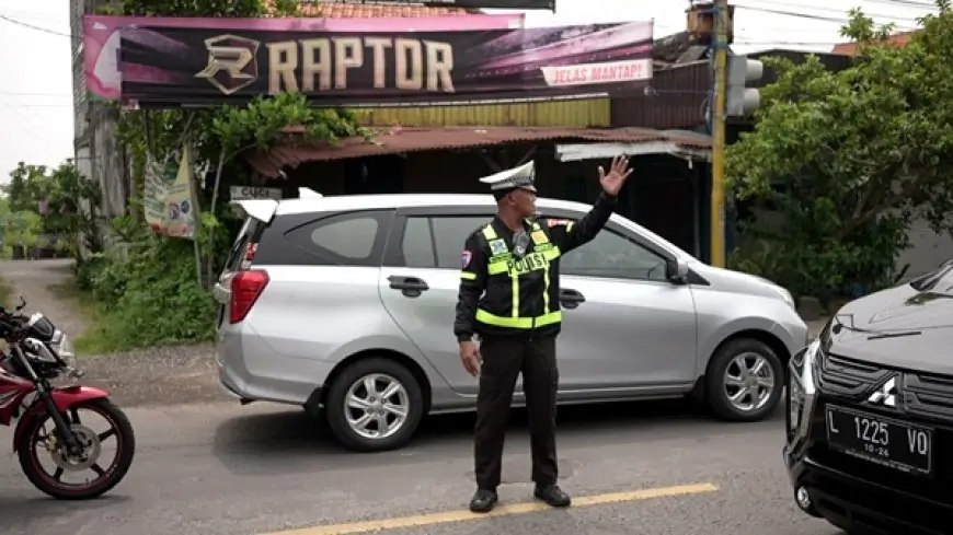 Arus balik Lebaran, Satlantas Polres Gresik Intensifkan Patroli di Ruas Jalan Rawan Kecelakaan 