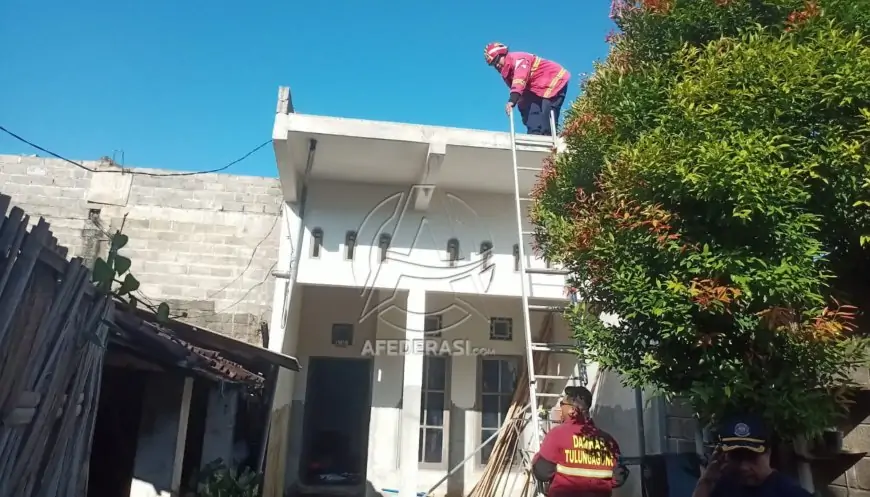 Korsleting Listrik Picu Kebakaran Rumah di Kedungwaru, Kerugian Capai Puluhan Juta Rupiah