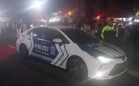 Jemaah Haji Trenggalek Dilepas dengan Pengawalan Ekstra, Polwan Siaga Dampingi Lansia