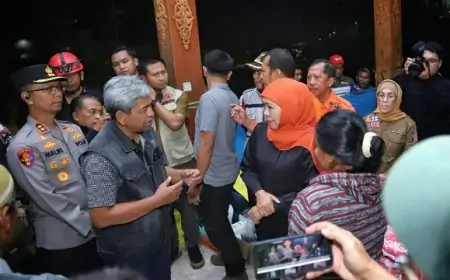 Gubernur Jatim Khofifah Kunjungi Korban Longsor di Trenggalek, Janjikan Relokasi dan Pembangunan Rumah Baru