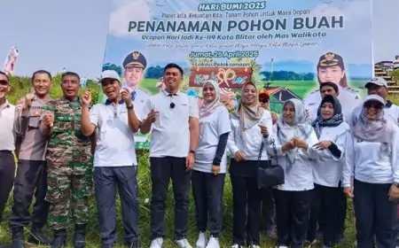 Dari Sungai Karplos, Wali Kota Syauqul Muhibbin Tebar Warisan Hijau untuk Masa Depan