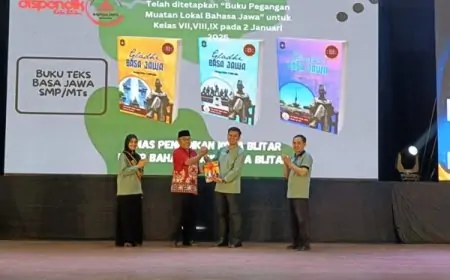Walikota Blitar Hadiri Gebyar Hardiknas: Pendidikan Tak Bisa Berjalan Sendiri