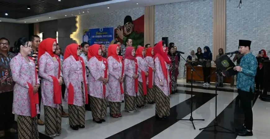 Perjuangkan Kesejahteraan Kader, Novita Hardini Kukuhkan Tim Pembina Posyandu Trenggalek 2025–2030