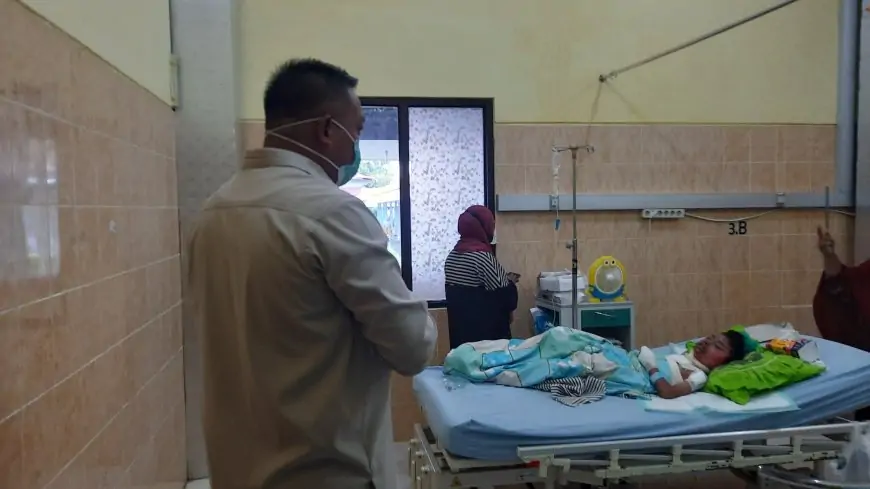 Bupati Situbondo Jenguk Korban Luka Bakar, Seluruh Biaya Pengobatan Ditanggung Pemkab