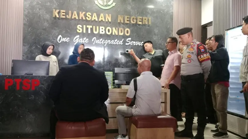 Desak Pengusutan Dana Pokir DPRD Situbondo, Massa GKS BASRA dan GP SAKERA Kepung Kejari