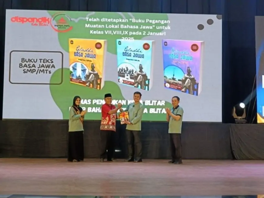 Walikota Blitar Hadiri Gebyar Hardiknas: Pendidikan Tak Bisa Berjalan Sendiri