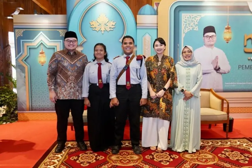 Siswa SMA Dharma Wanita Ini Tak Percaya Dapat Kesempatan Duduk di Kursi Kerja Bupati Dhito