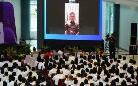 Penyerahan SK Pengangkatan CPNS dan PPPK, Mas Dhito; Jangan Terjebak di Zona Nyaman