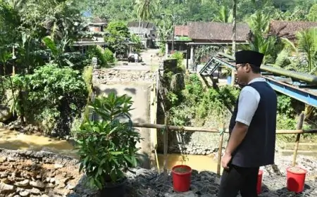 Jembatan Dung Buceng di Trenggalek Ambruk Diterjang Banjir, Akses Munjungan-Watulimo Lumpuh