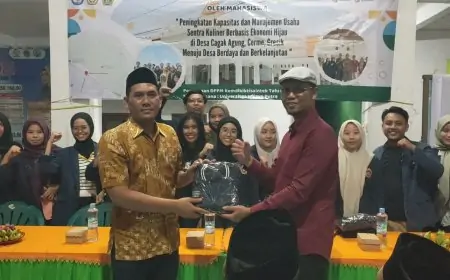 KKN Spesial Mahasiswa, Warga Desa Cagakagung Ketiban Berkah 9 Unit Kontainer Foodcourt