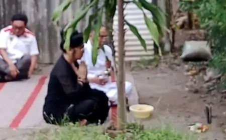 Kunjungan Resi Agung dari Bali ke Rumah Kelahiran Bung Karno Jombang