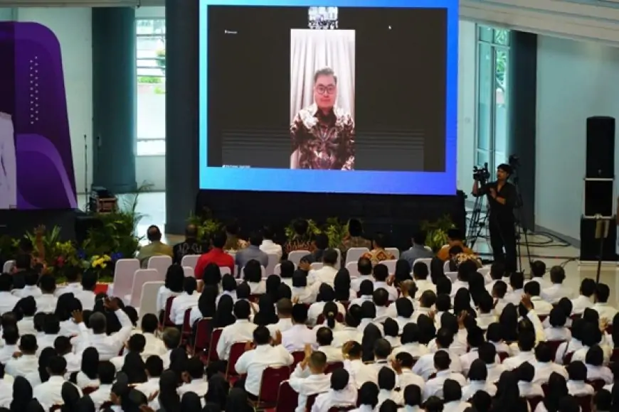 Penyerahan SK Pengangkatan CPNS dan PPPK, Mas Dhito; Jangan Terjebak di Zona Nyaman