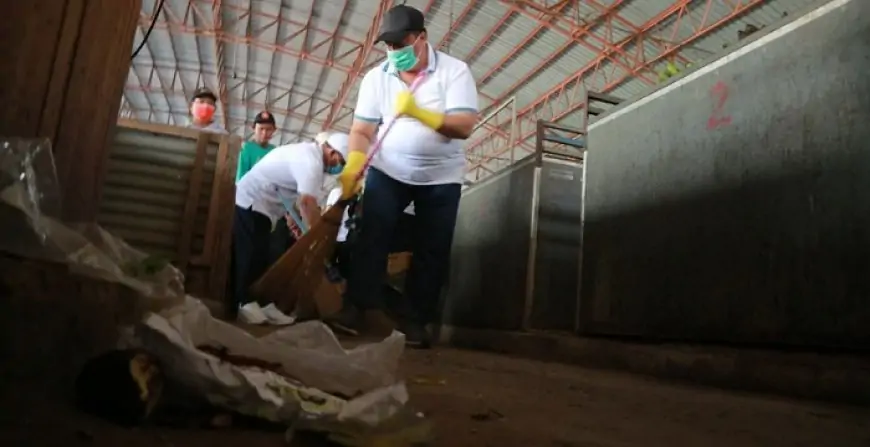 Bupati Jombang Warsubi Ajak Masyarakat Bersih-Bersih Pasar Peterongan