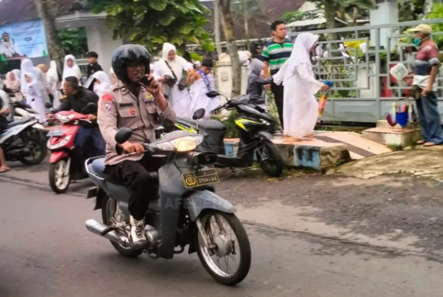 Bukan Sekadar Polisi "Pak Tetot" Wajah Humanis Polri di Tengah Kehidupan Masyarakat Banyuwangi