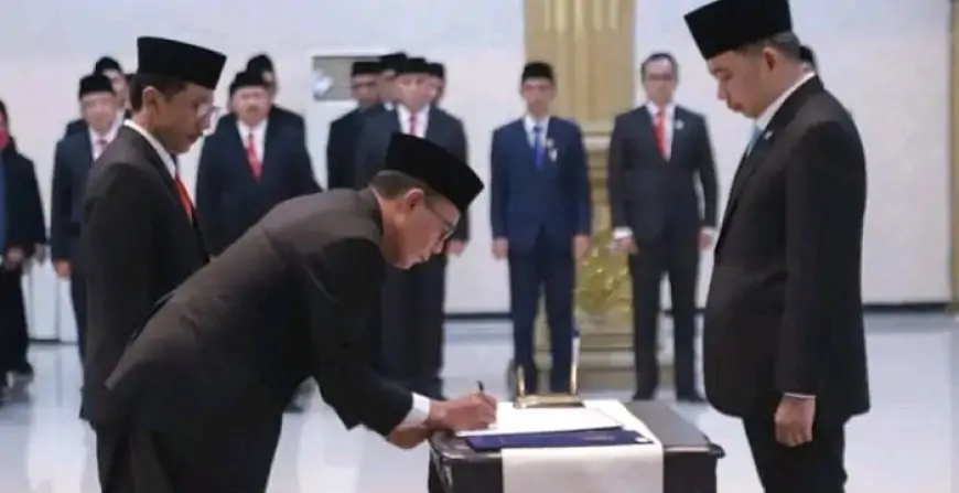 Bupati Fawait Lantik 17 Pejabat dan Serahkan 4 SK Plt