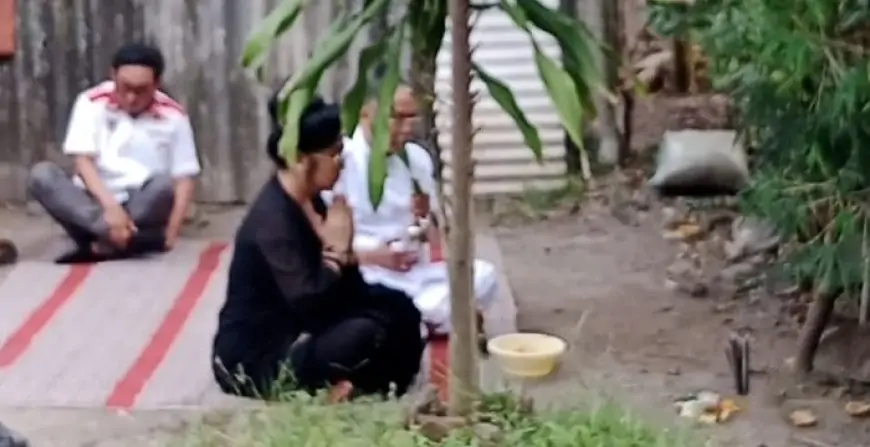 Kunjungan Resi Agung dari Bali ke Rumah Kelahiran Bung Karno Jombang