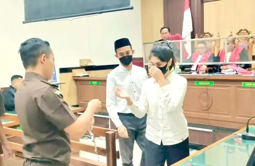 Dua Pelaku Pornografi Mantan Pegawai BUMN dan Selebgram Divonis 1 Tahun 5 Bulan Penjara