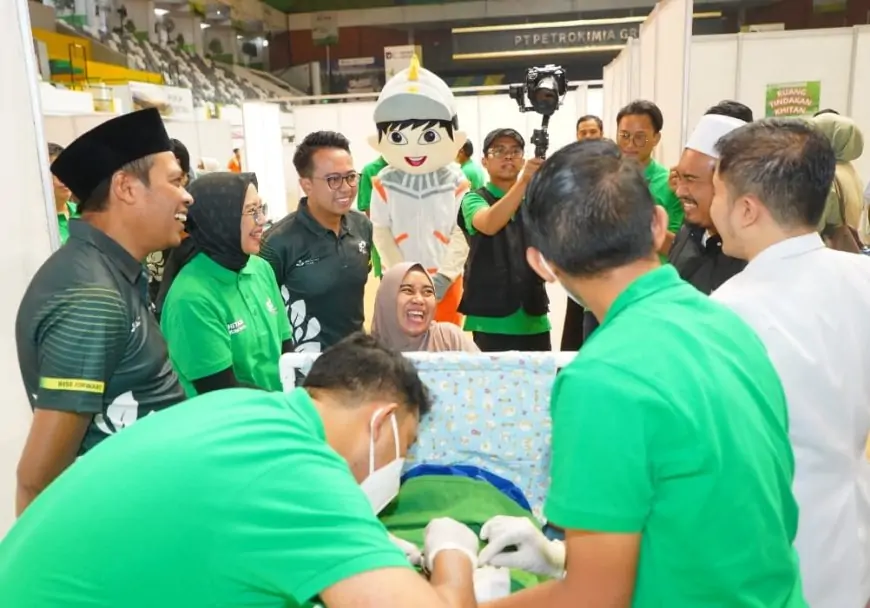 Manfaatkan Liburan Sekolah Ratusan Pelajar Ikuti Khitanan Massal Gratis Petrokimia