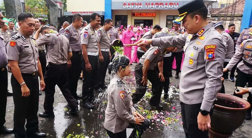 Bukan Sekadar Pangkat, Tapi Amanah: 83 Personel Polres Tulungagung Rayakan Kenaikan Penuh Makna