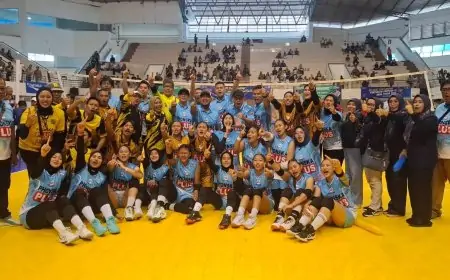 Tim Voli Putri Gresik Tampil Heroik