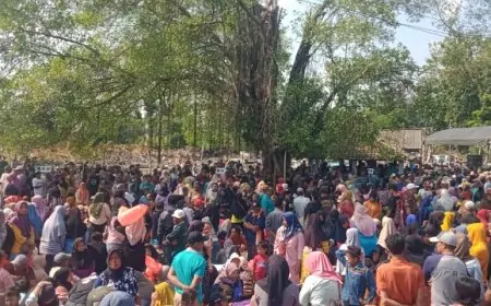 Warga Jombang  Kirab Ratusan Jodang ke Makam Leluhur