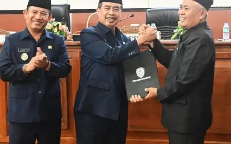 Paripurna Bahas Tiga Agenda Penting, Bupati dan DPRD Kabupaten Madiun Teken Dua Raperda Strategis