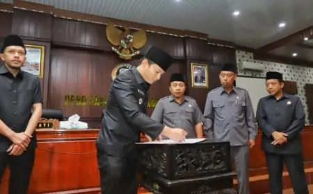 DPRD Trenggalek Sahkan RPJMD dan LPJ Bupati 2024 Jadi Perda