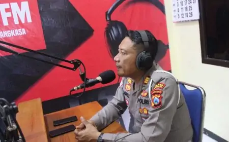Satlantas Trenggalek Gencarkan Edukasi Lewat Radio, Jelang Operasi Patuh Semeru 2025