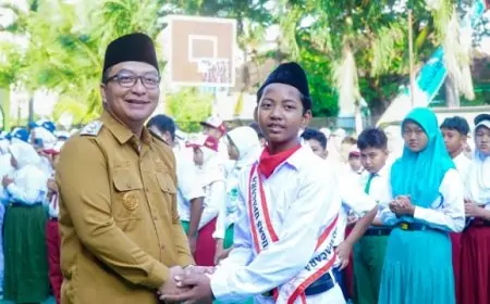Usung MPLS Ramah, Wabup Gresik Ajak Siswa Semangat Belajar dan Bangun Kebersamaan