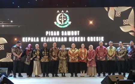 Pisah Sambut Kajari Gresik Penuh Haru, Bupati Apresiasi Sinergi dan Dedikasi Pejabat Lama