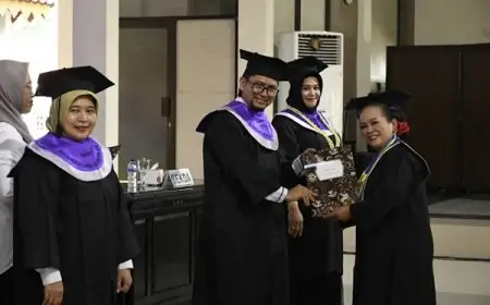 Wisuda 40 Lansia Lintas Agama dan Etnis di Bondowoso