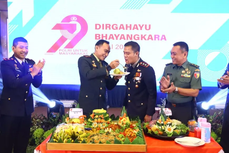 Upacara Hari Bhayangkara ke-79, Kapolres Gresik: Momen Tingkatkan Kualitas Pelayanan