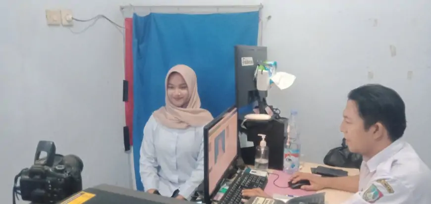Liburan Sekolah, Pelajar Jombang Antusias Urus KTP Elektronik