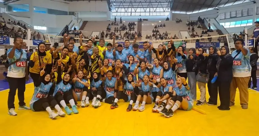 Tim Voli Putri Gresik Tampil Heroik