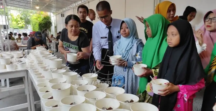Jum’at Berkah Lapas Tulungagung, Sajikan 300 Porsi Makanan Gratis, Rangkul Mantan Narapidana untuk Bangkit